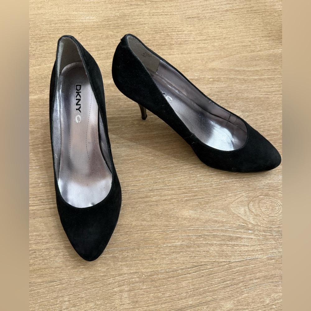 DKNYC black suede Stacy pumps size 6.5